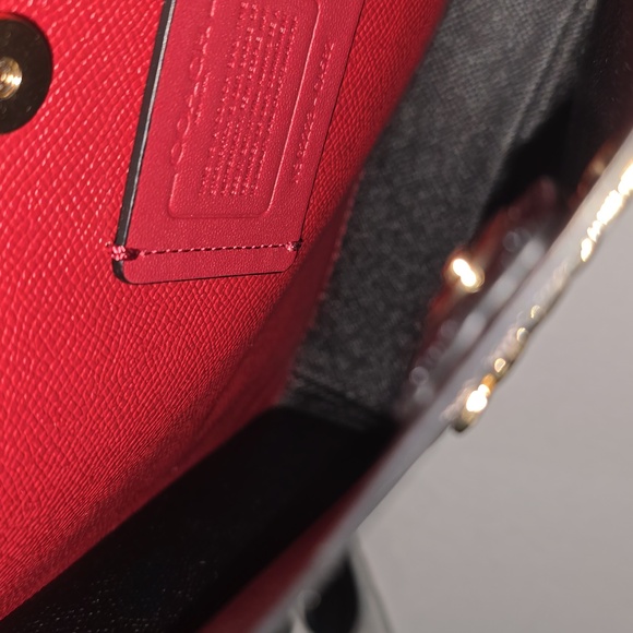 NWT ✅ Coach MOLLIE Bucket Bag 22 in Signature Canvas ⭐ NWT - Picture 10 of 17